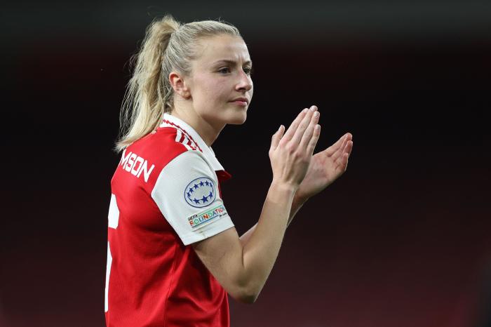 England And Arsenal Star Leah Williamson Goes Off Injured In Wsl Clash