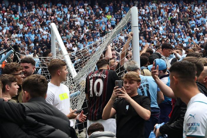 Football Pitch Invasions The Good The Bad And The Etihad Planetsport