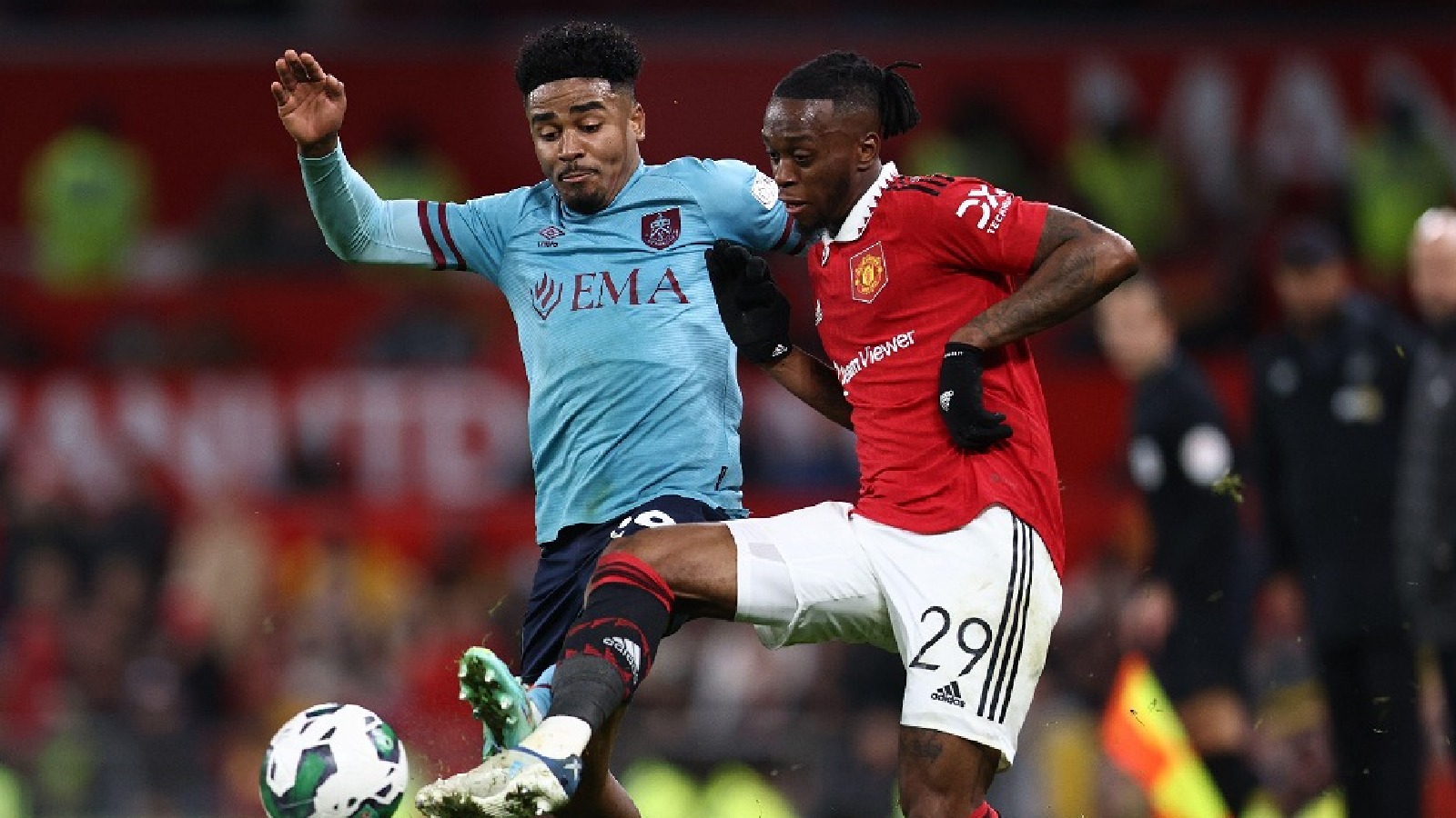 Erik Ten Hag Aaron Wan Bissaka Has A Bright Future At Manchester