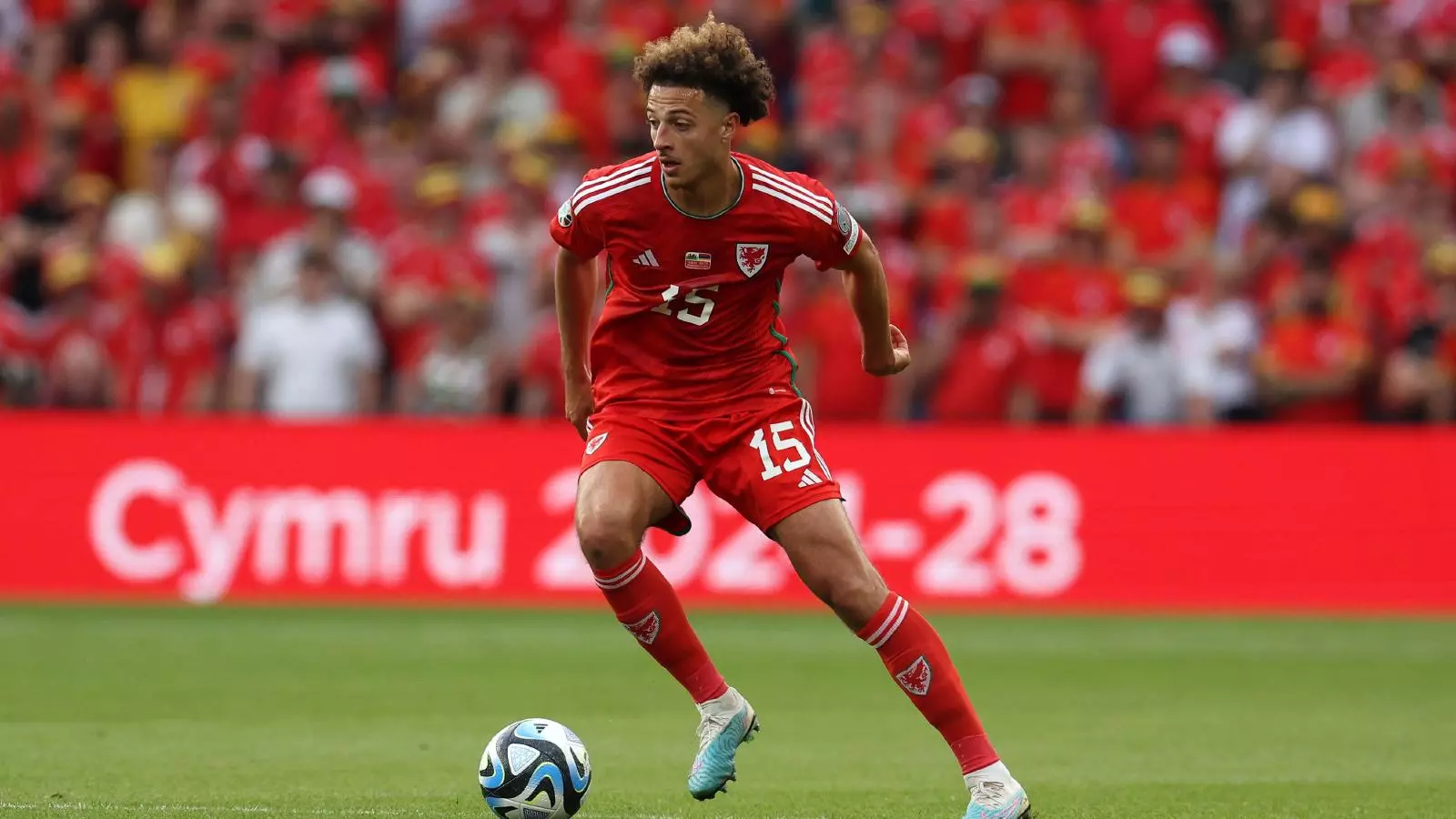 Leeds United Set To Confirm Signing Of Ethan Ampadu