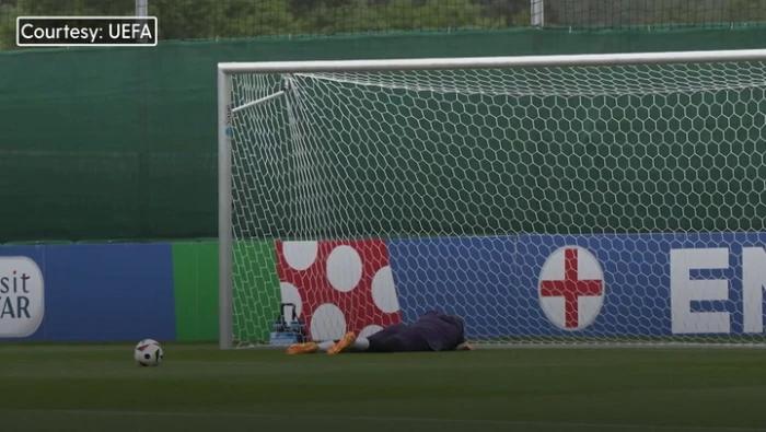 Jordan Pickford takes blow to the face at England training - day before Serbia clash