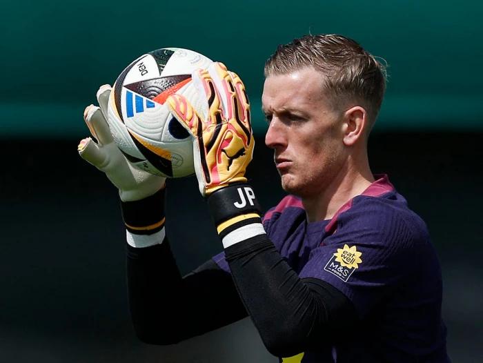 England must embrace pressure of concerning Euro 2024 campaign says Jordan Pickford