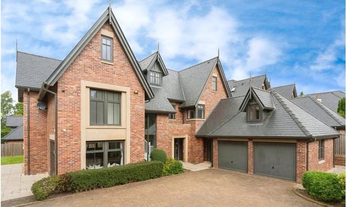 Leny Yoro 'snaps up £2MILLION mansion'