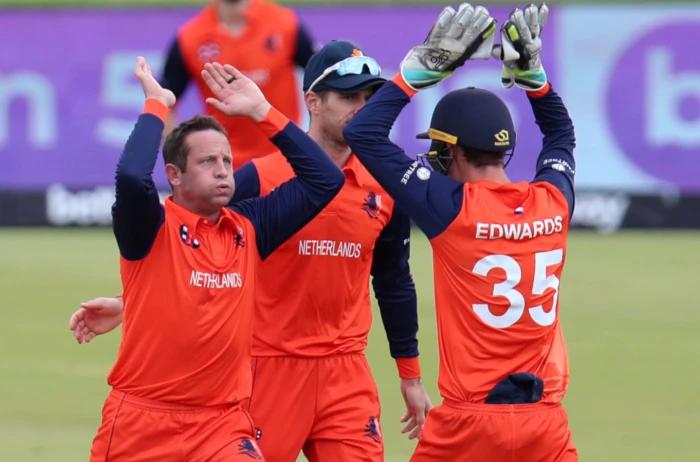 Roelof van der Merwe wicket celebration