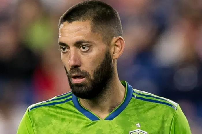Clint Dempsey's two goals not enough for Sounders in 3-2 loss to Crew