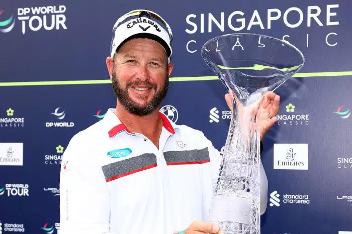 Ockie Strydom wins Singapore Classic