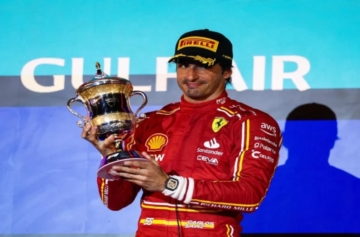 Carlos Sainz Ferrari podium