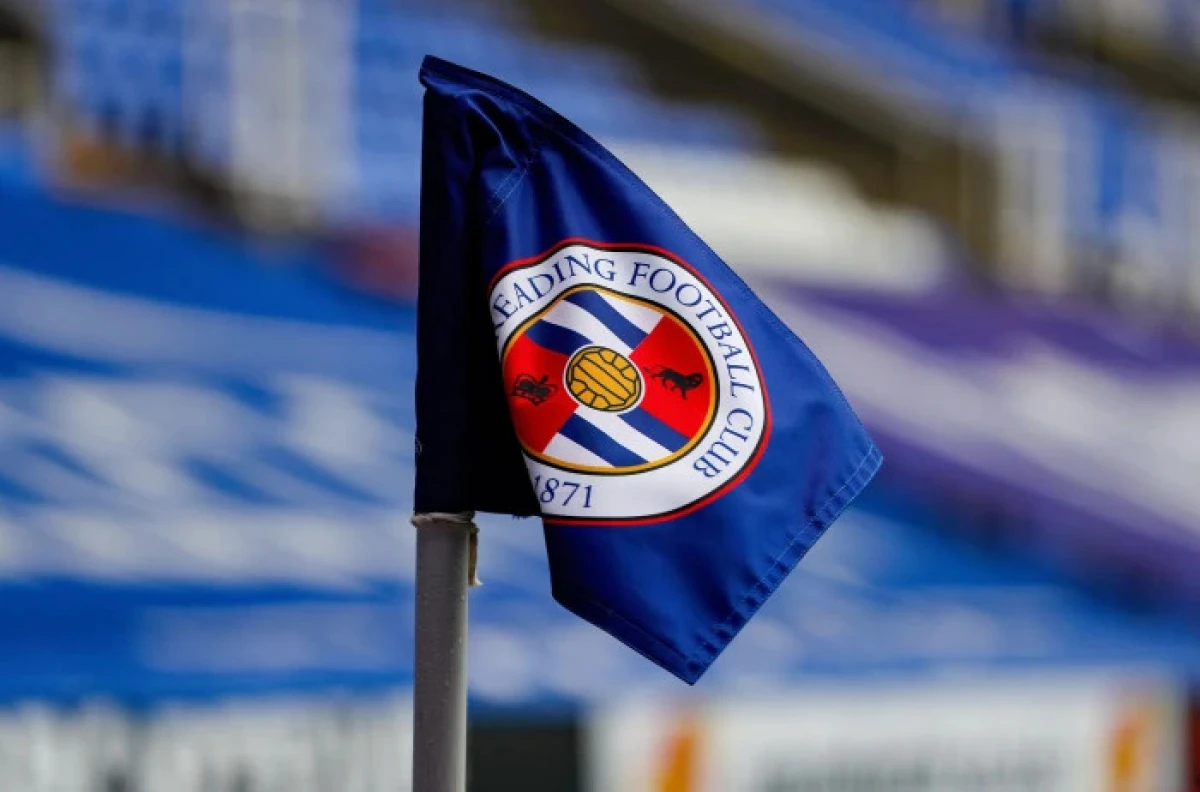 Reading FC corner flag