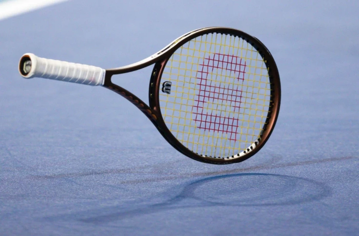 tennis racket