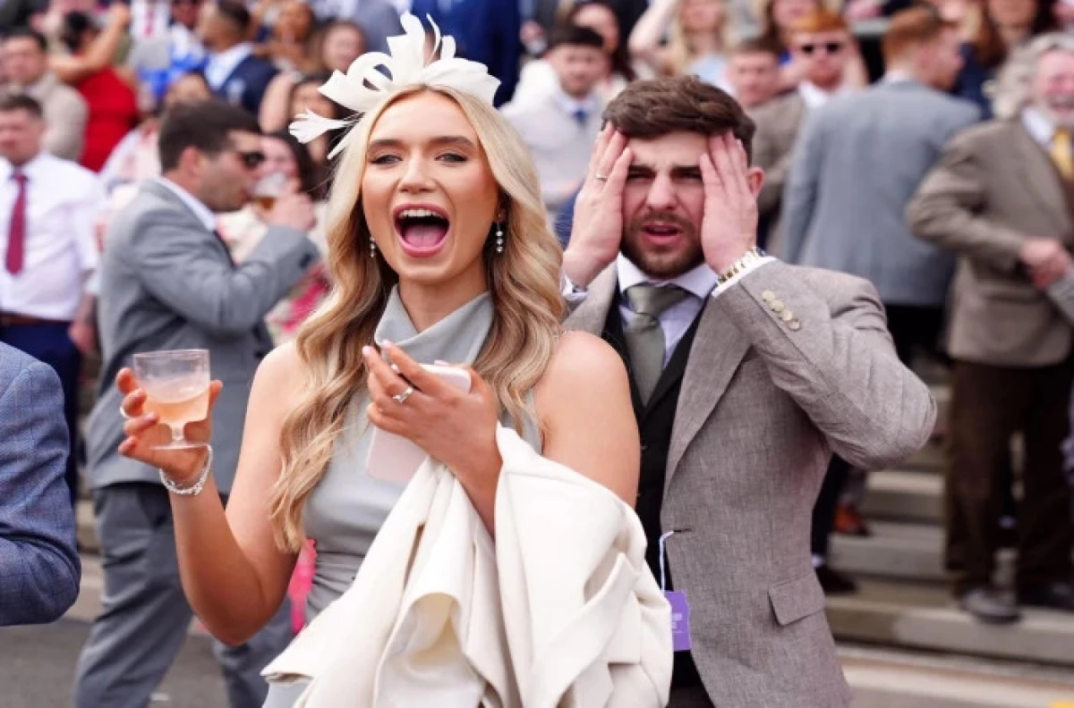 Aintree racegoers on Ladies' Day