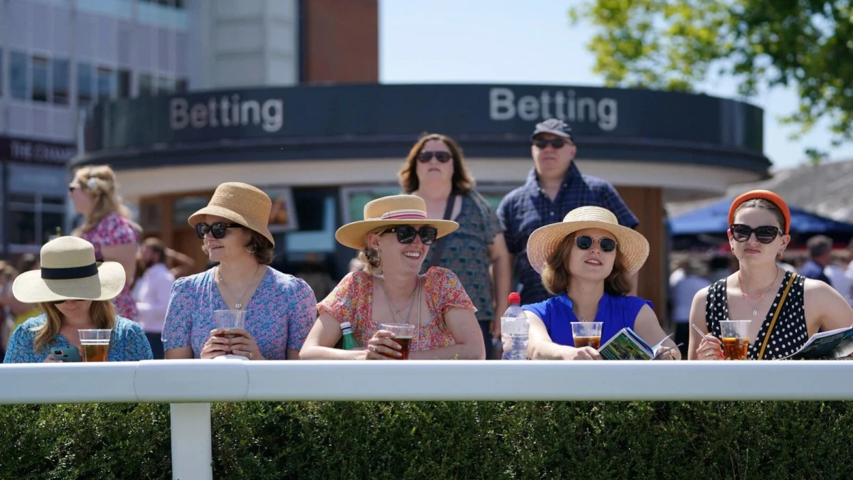 Newbury racegoers