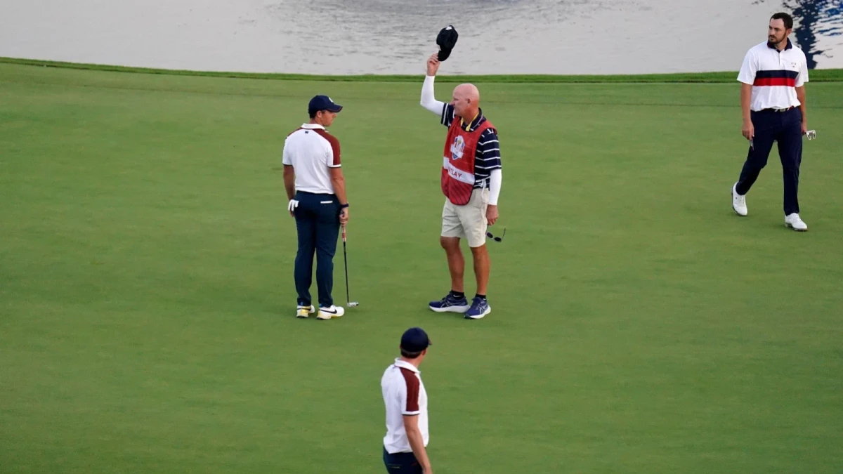 Rory McIlroy and Joe LaCava 1024