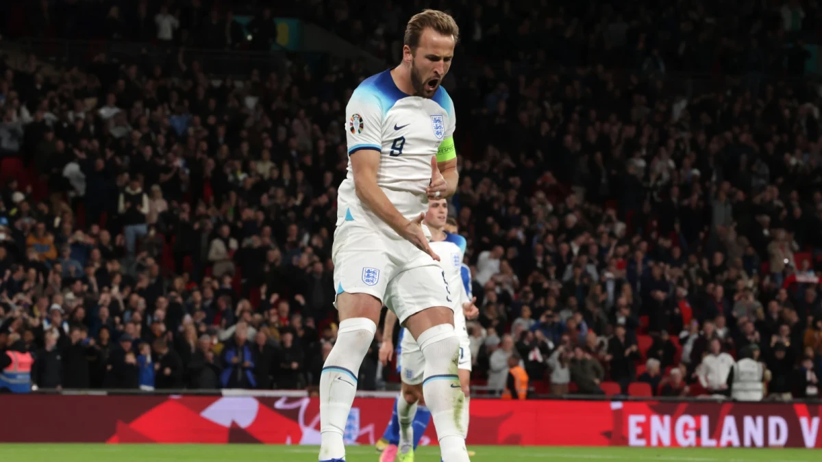 Harry Kane celebrates