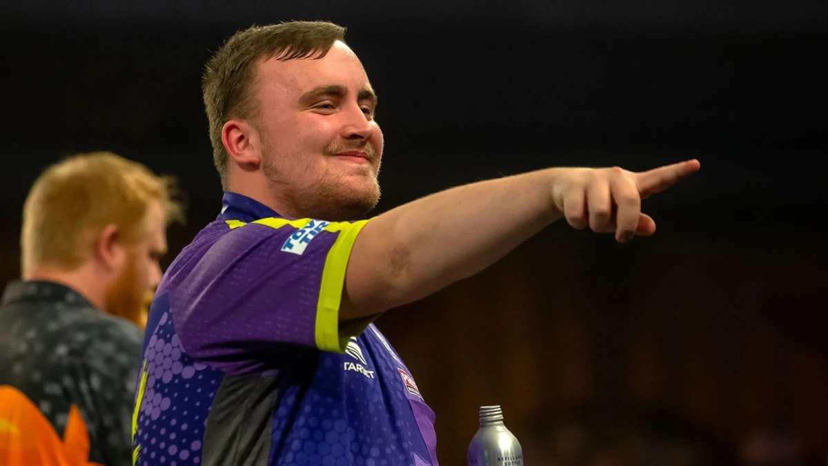 Luke Littler reaches last 16 of World Darts Championship