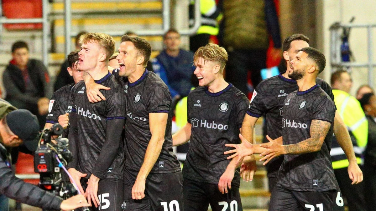 Bristol City's Tommy Conway scores