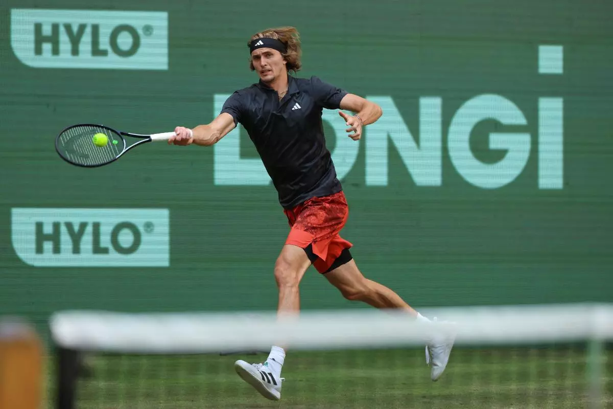 Alexander Zverev plays a forehand at the Halle Open - June 2023