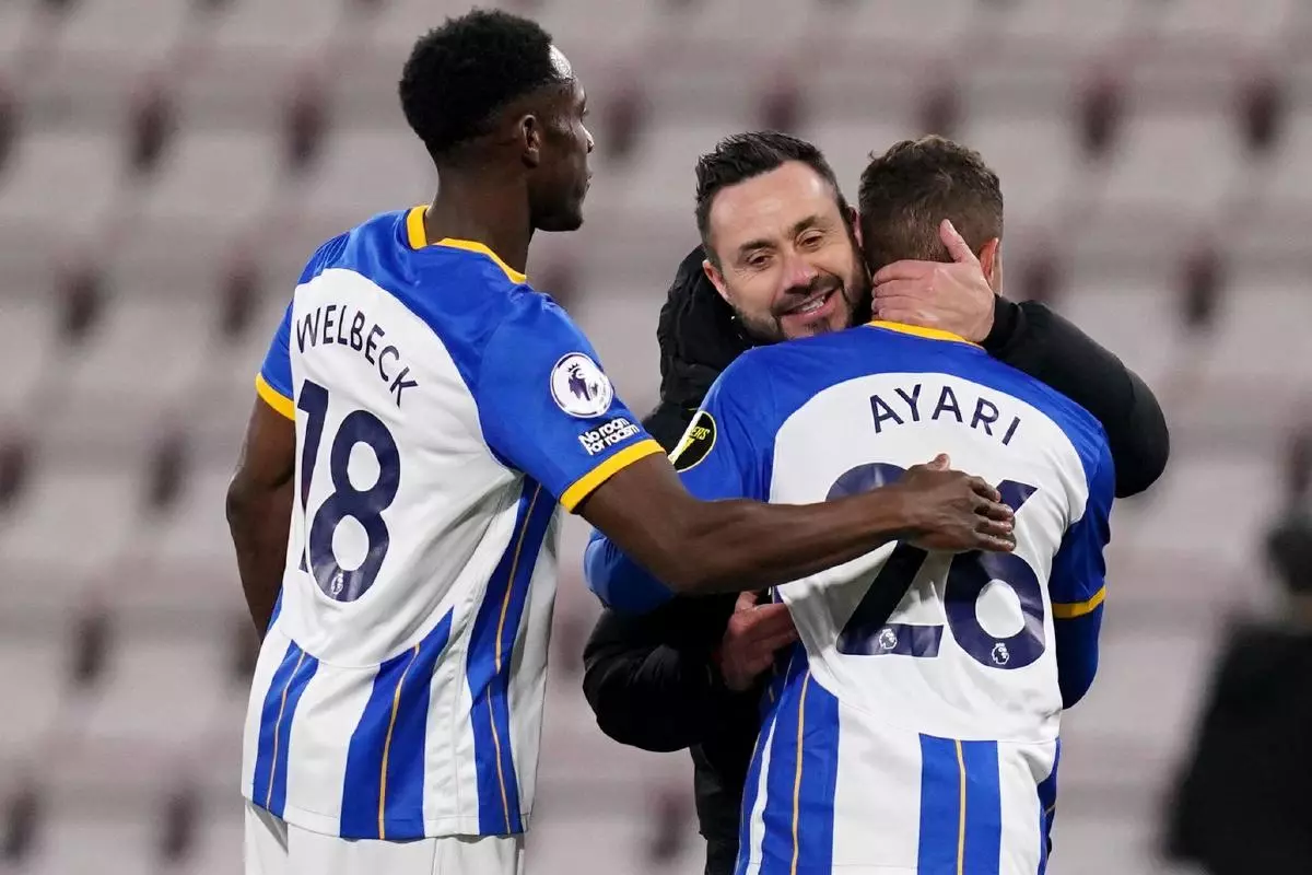 Brighton and Hove Albion manager Roberto De Zerbi, Yasin Ayari and Danny Welbeck - April 2023