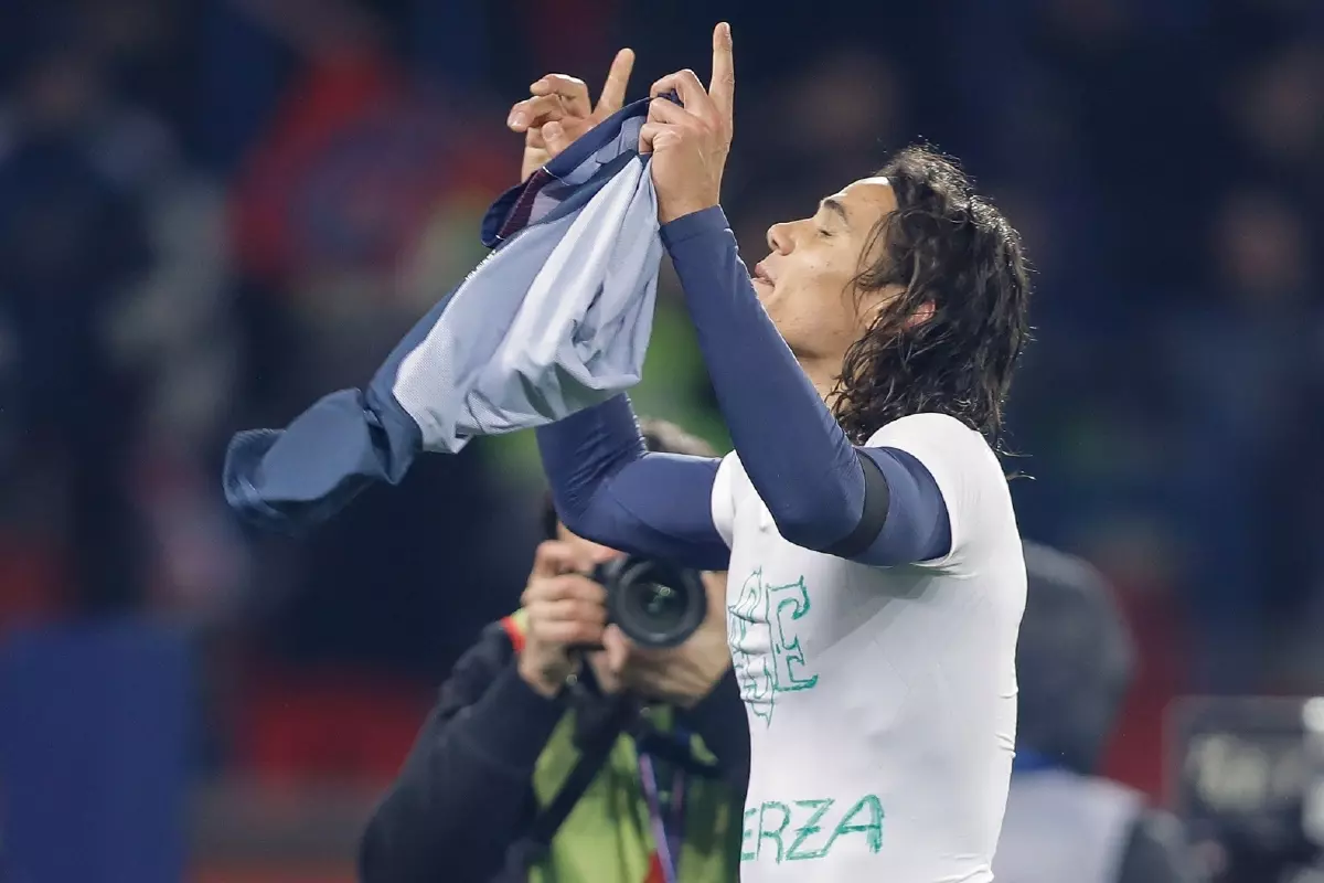 Edinson Cavani PSG God Nov16