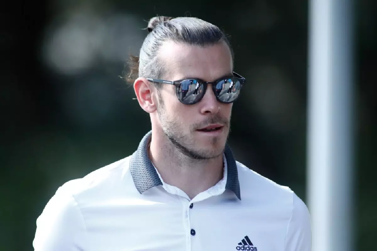 Gareth Bale playing golf