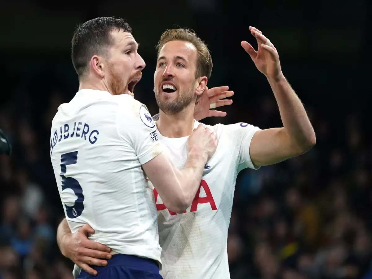 Harry Kane Pierre Emile Hojbjerg Tottenham Man city Feb22