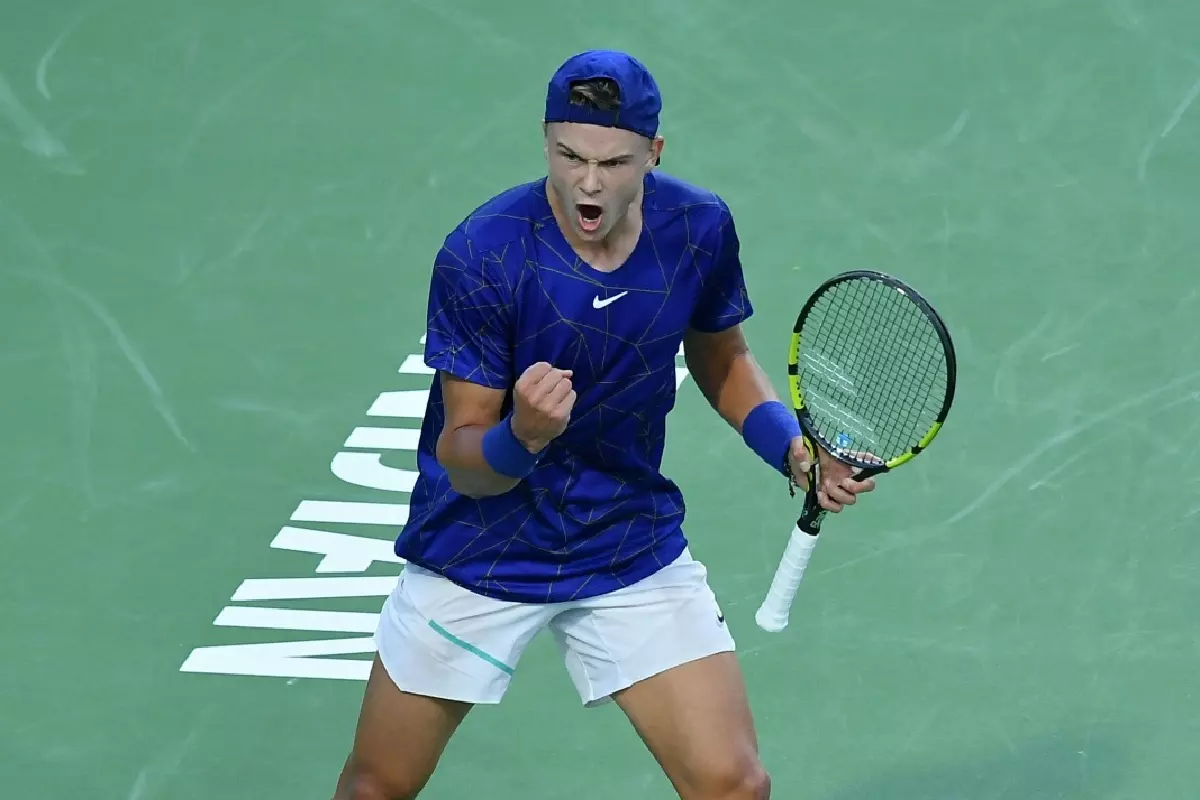 Holger Rune celebrates a point at Indian Wells in 2022