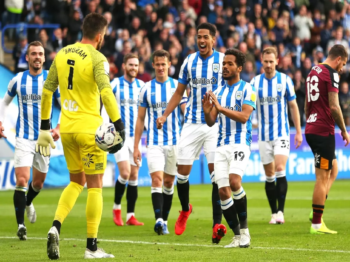Huddersfield Town vs Hull Duane Holmes celebration Oct21