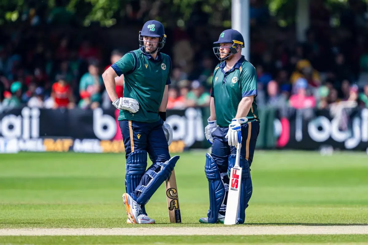 Andrew Balbirnie of Ireland (left) and Paul Stirling