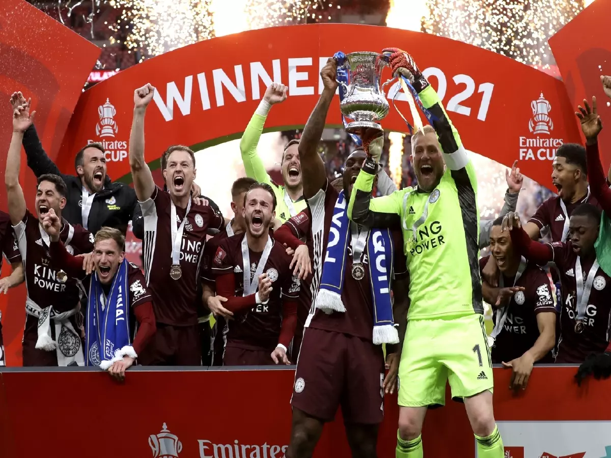 Leicester City hold 2020/21 FA Cup aloft