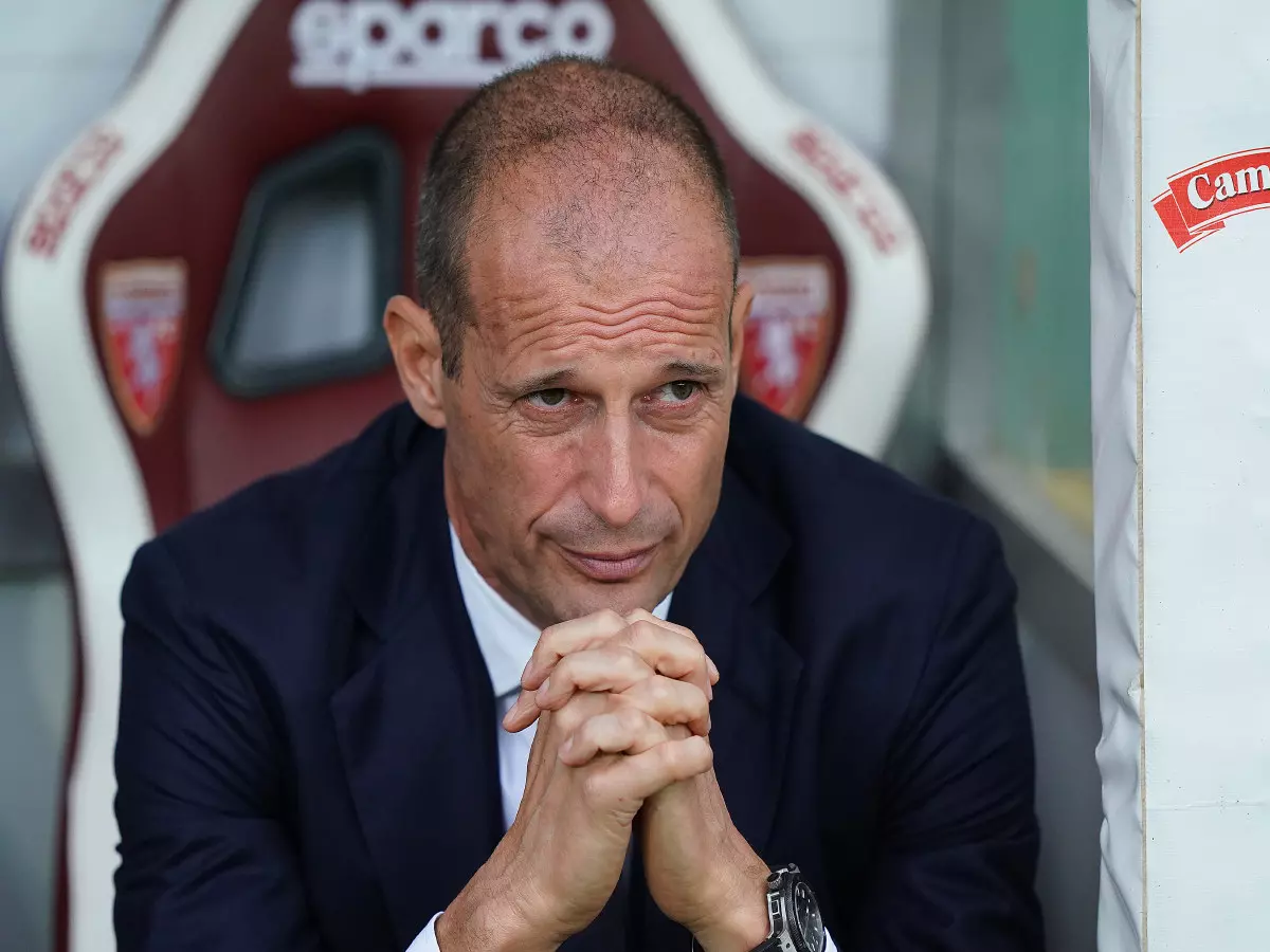 In the photo, Juventus manager Massimiliano Allegri