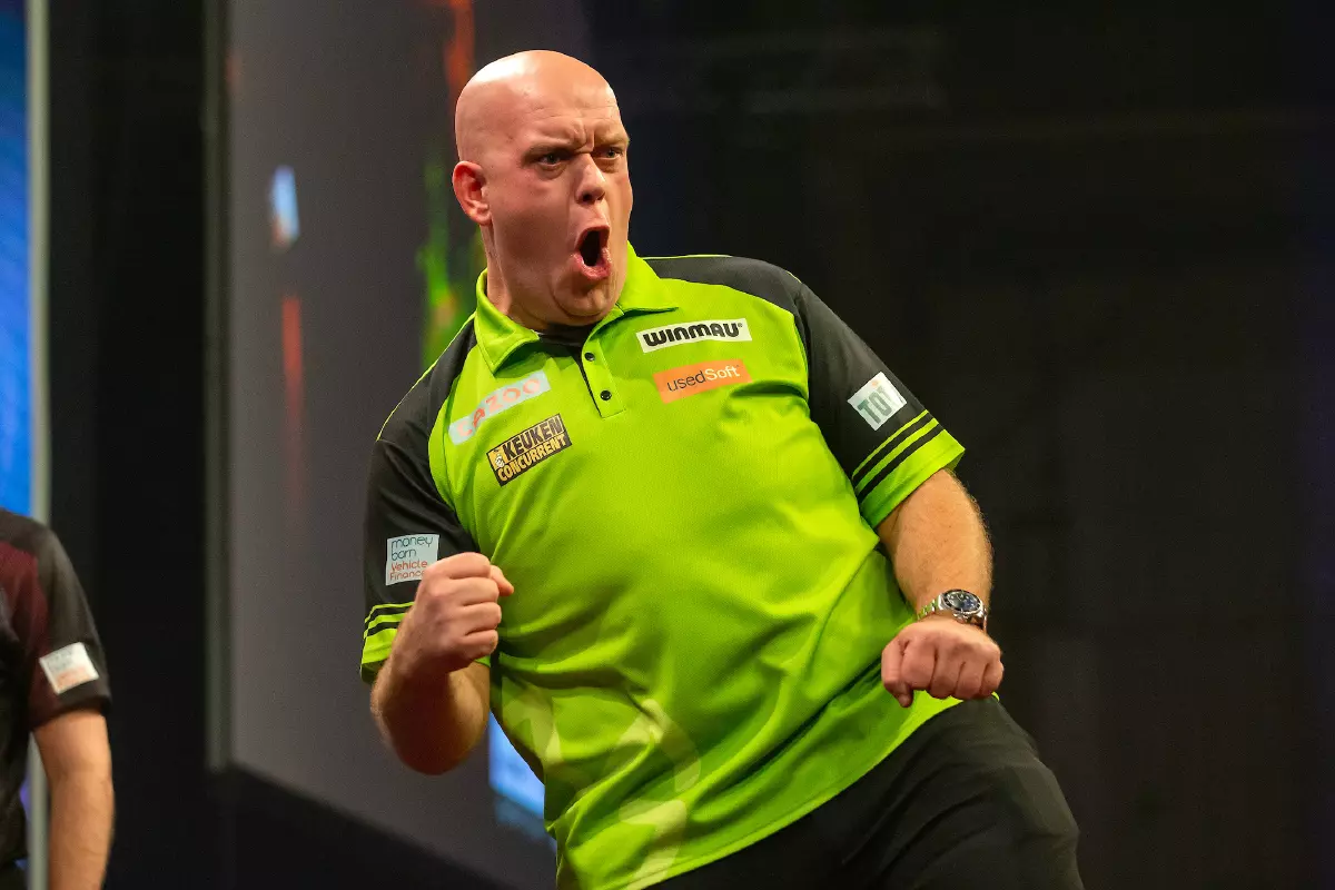 Michael van Gerwen in action. Photo Credit: Sinon O’Connor/PDC