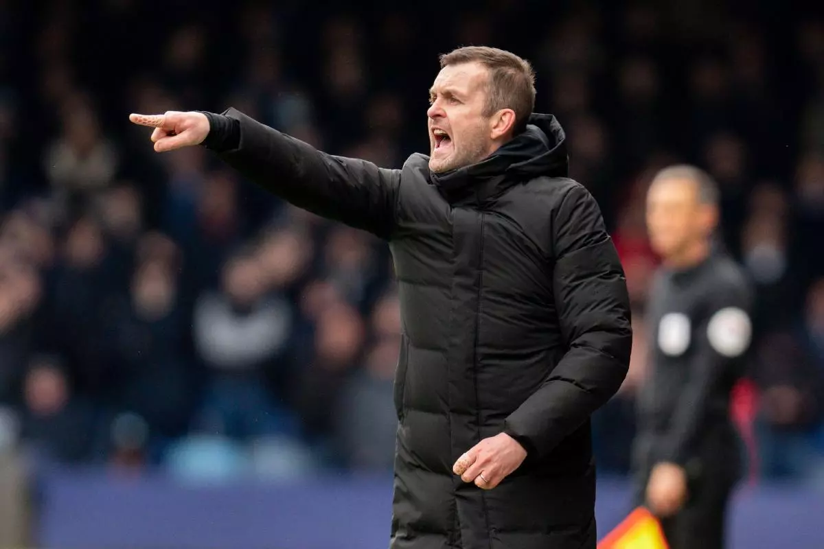Nathan Jones manager of Luton Town urges his players on