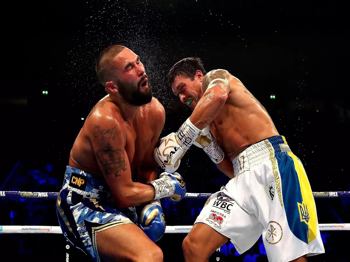 Oleksandr Usyk catches Tony Bellew