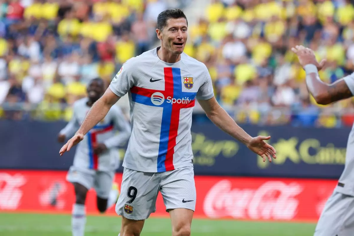 Robert Lewandowski scores for Barcelona against Cadiz