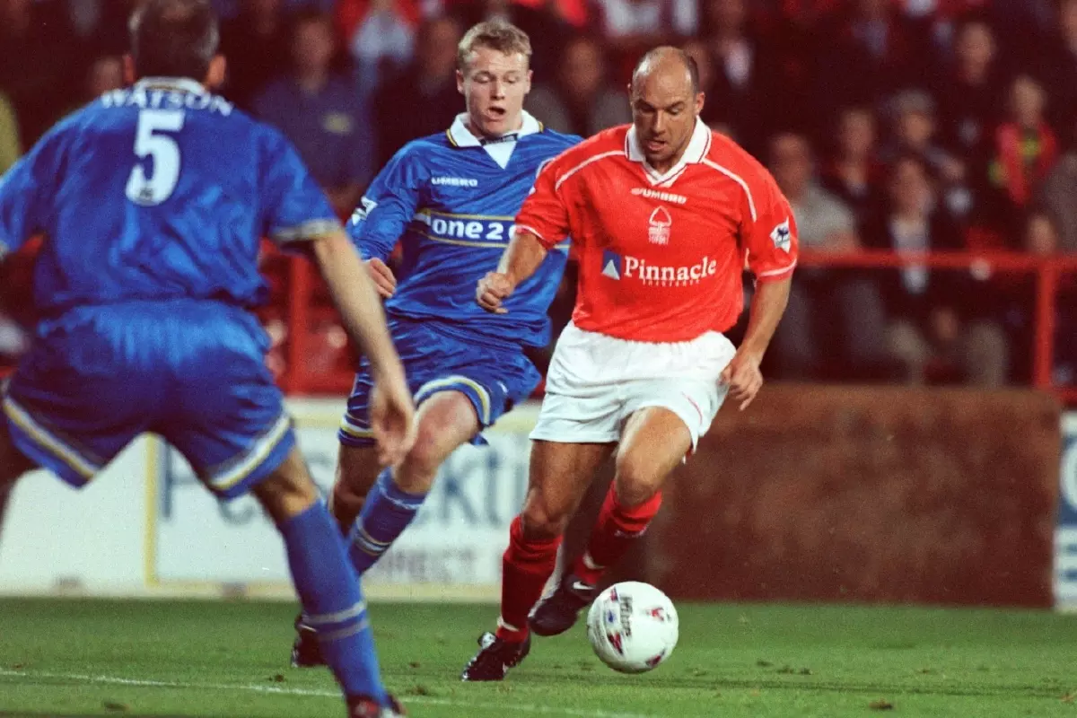 Steve Stone Forest Everton Sep98