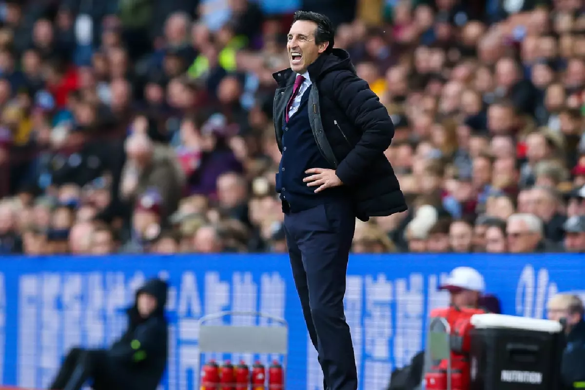 Unai Emery on touchline against Man United Nov 22
