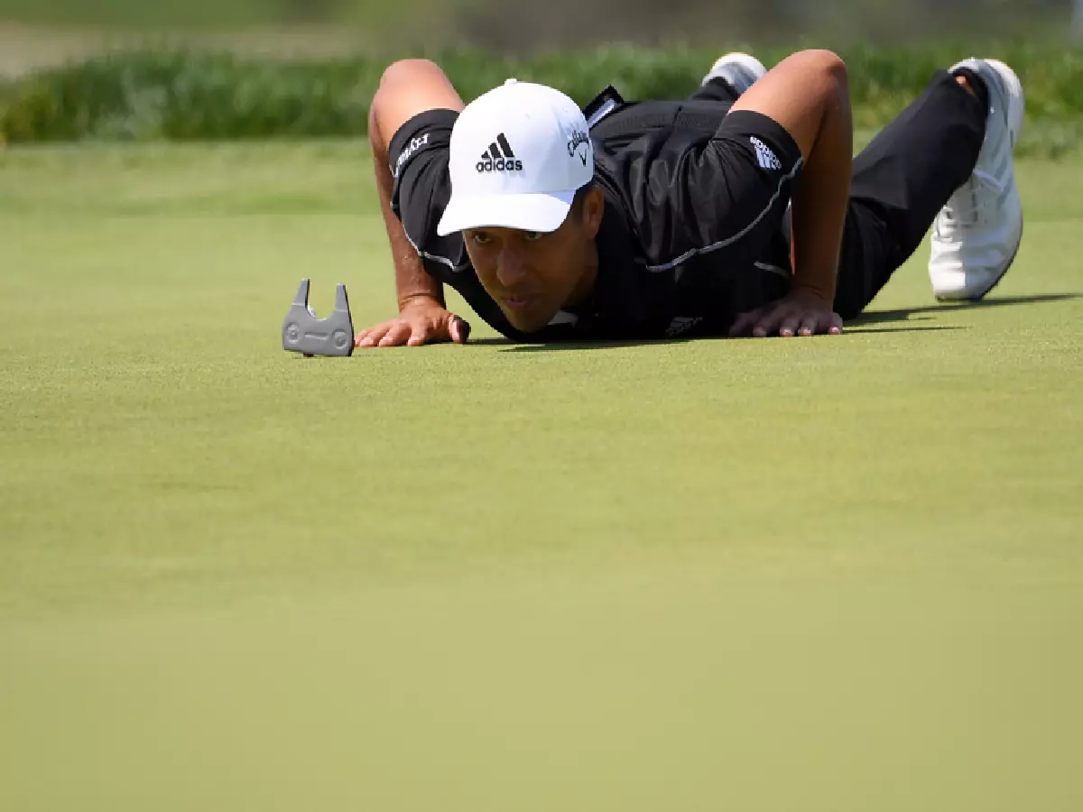 Xander Schauffele uses new putting technique at Torrey Pines