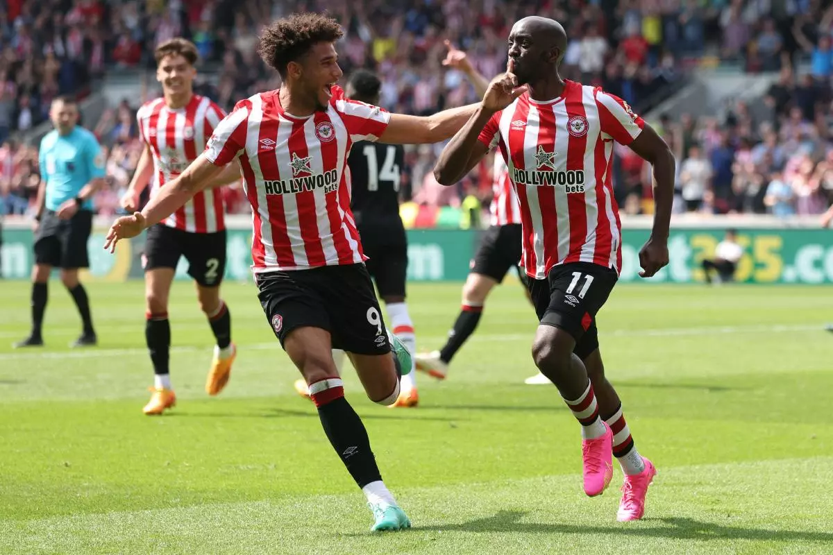 Yoane Wissa of Brentford celebrates with Kevin Schade