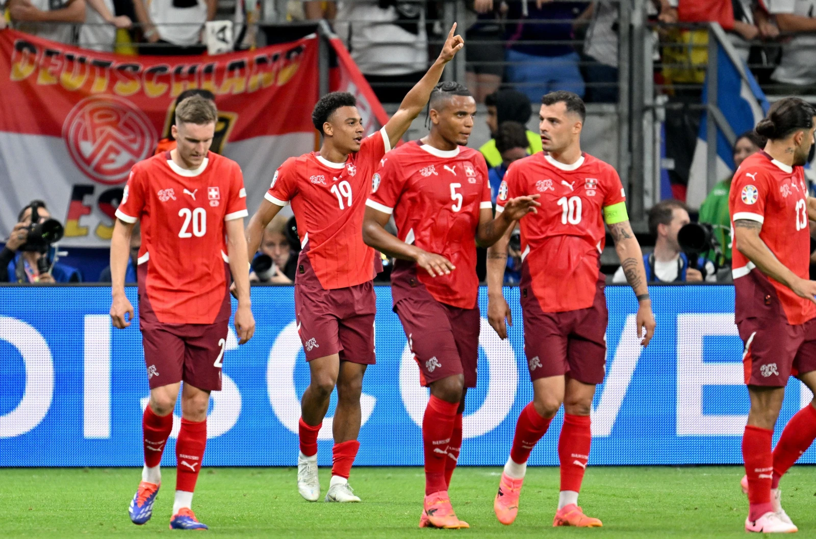 Switzerland celebrates Dan Ndoye's goal at Euro 2024