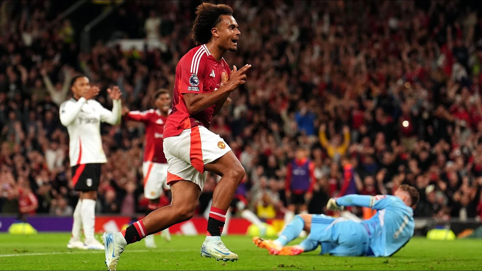 Joshua Zirkzee of Manchester United celebrates scoring