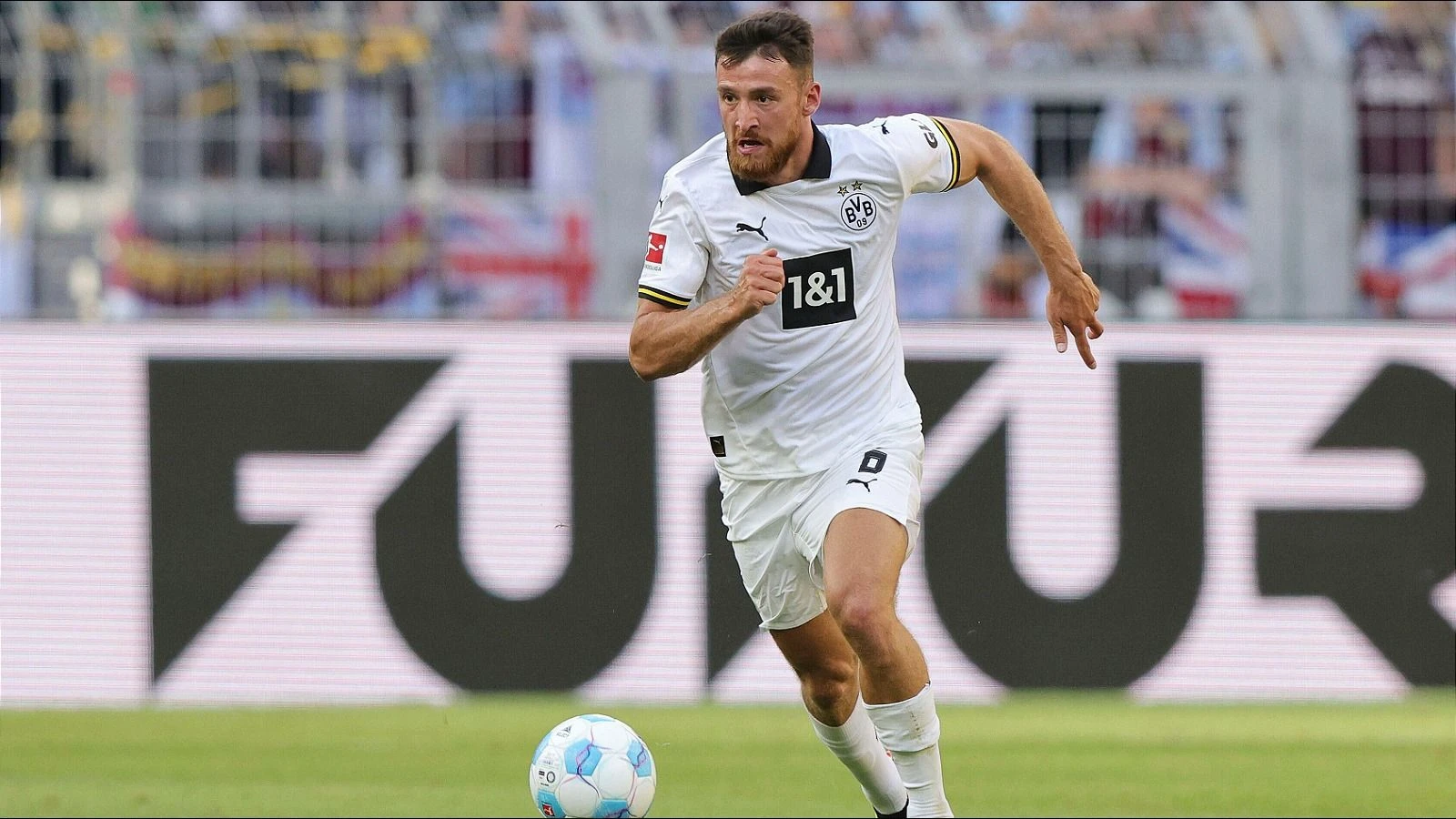 Salih Ozcan playing for Borussia Dortmund