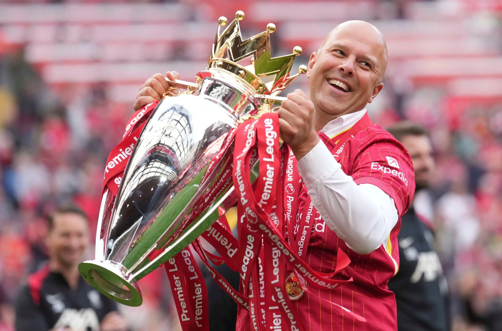 Liverpool's manager Arne Slot with the 2024/25 Premier League title