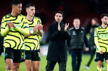 Arsenal manager Mikel Arteta celebrates after their win