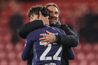 Daniel Farke manager of Leeds United embraces Ao Tanaka