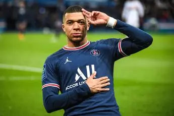Kylian Mbappe of PSG celebrates his goal during the Ligue 1 match