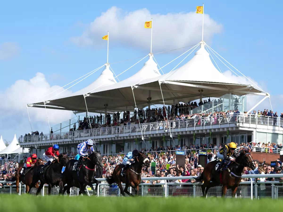 Whenthedealinsdone won the World Pool Handicap at Glorious Goodwood under William Buick