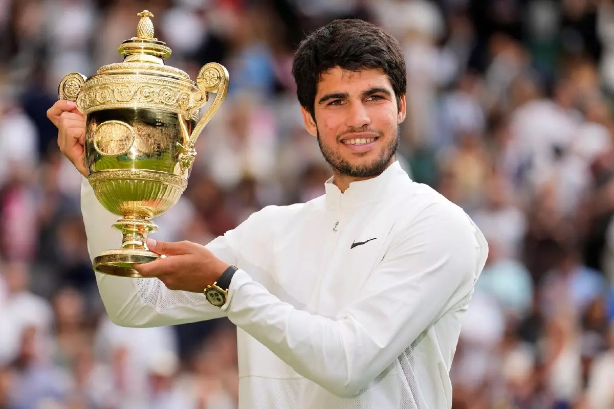 Carlos Alcaraz the new king of Wimbledon after beating Novak Djokovic ...