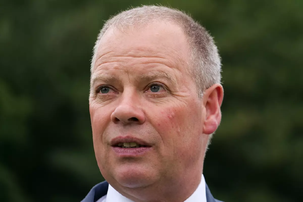 Clive Cox makes Ghostwriter admission ahead of step up to French Derby distance