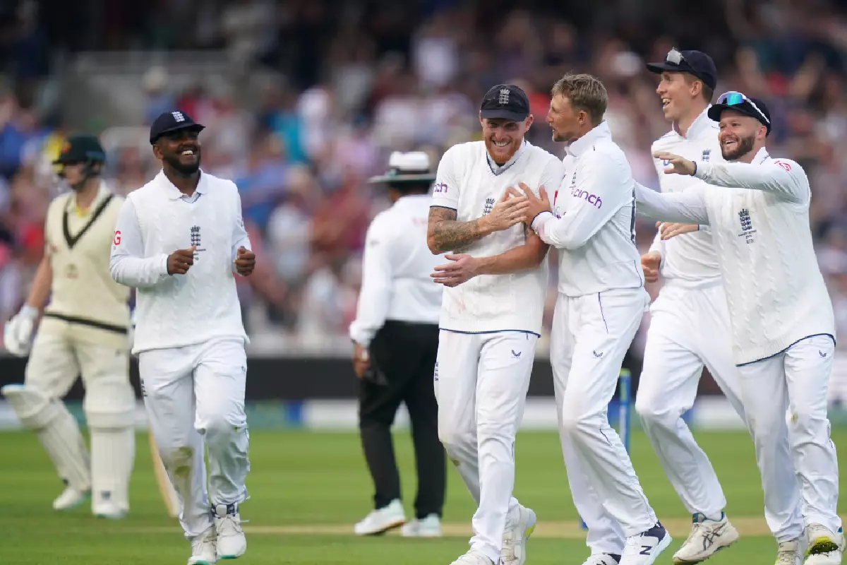 Australia punish lacklustre England seamers before Joe Root produces ...