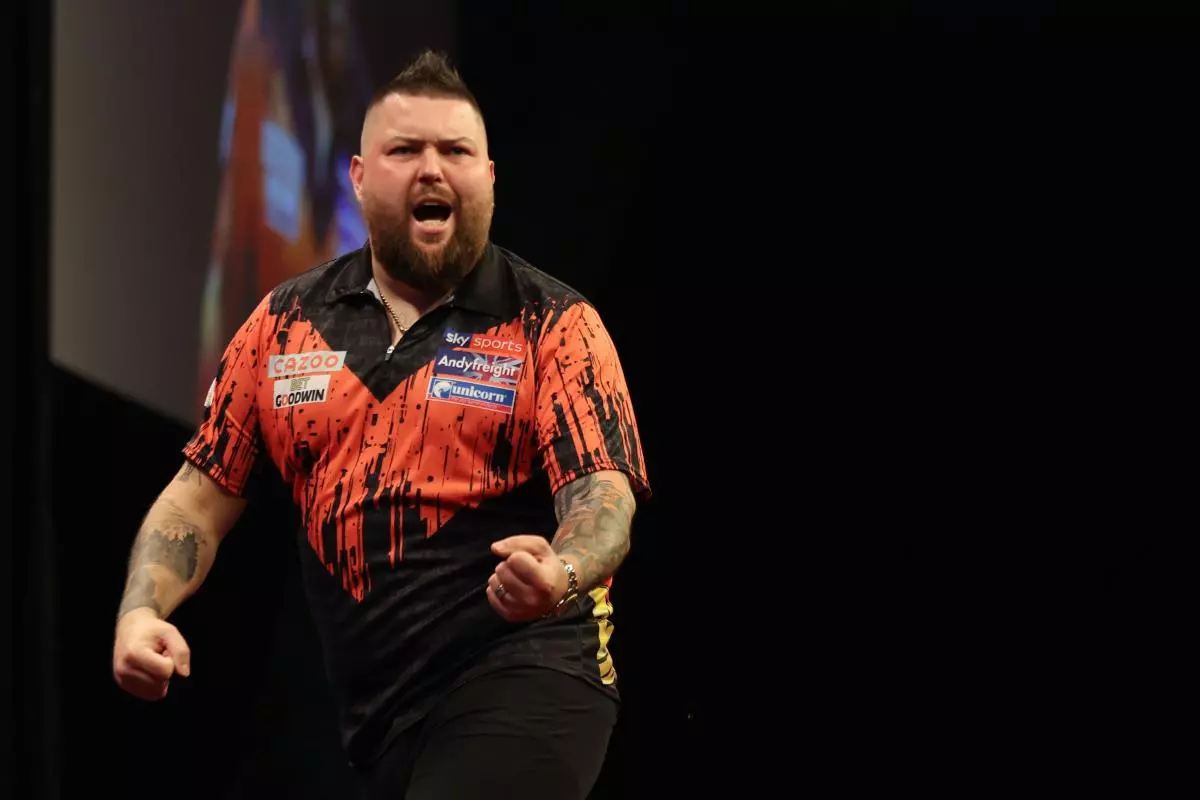 World Matchplay: Michael Smith and Michael Van Gerwen reach semi-finals