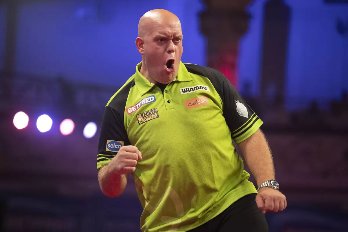 Nathan Espinal and Michael van Gerwen setup blockbuster Boylesports ...